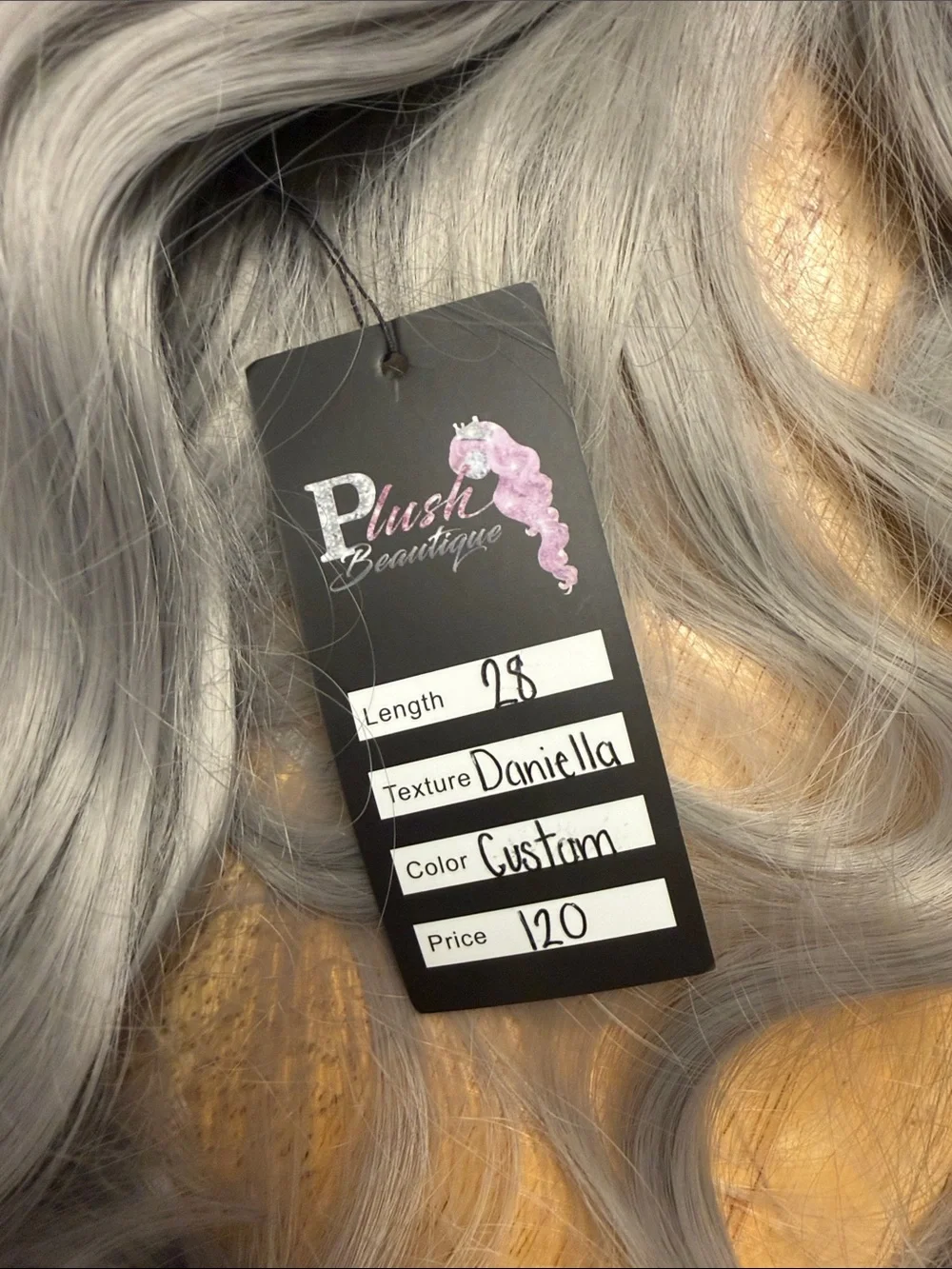 Long Wavy Women's Wig in Light Gray - Soft Natural Waves